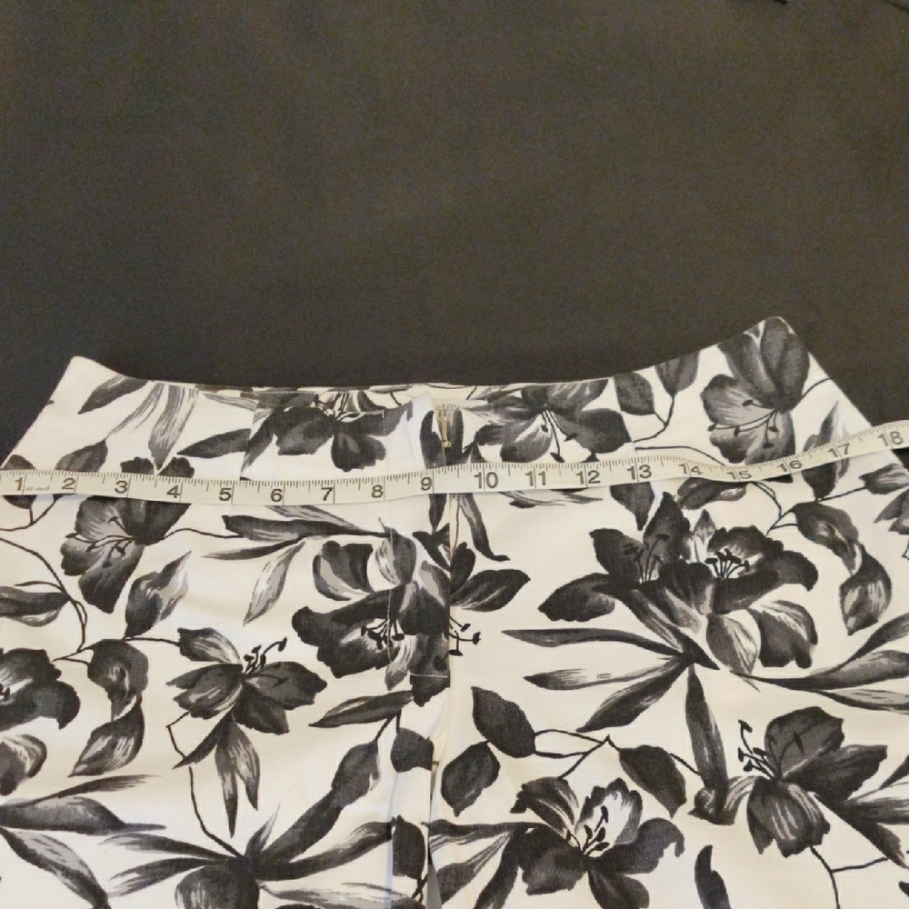 Erik Stewart. Floral Black and White Pants - Picture 7 of 9